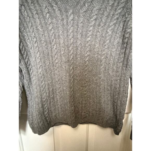 Brooks Brothers Italian Cashmere Cable Knit V-Neck Sweater – Women’s M - Picture 5 of 11